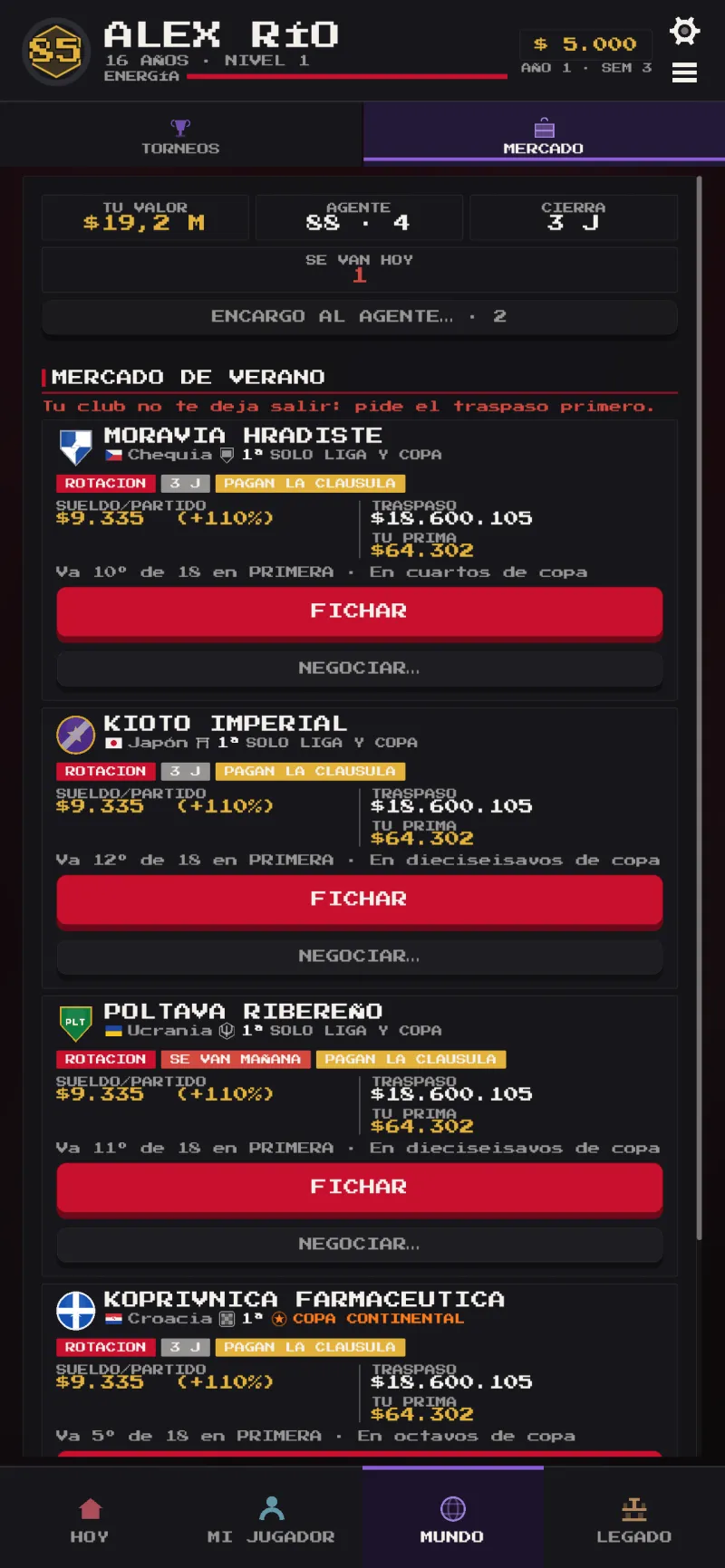 La pantalla de mercado con ofertas de fichaje de varios clubes
